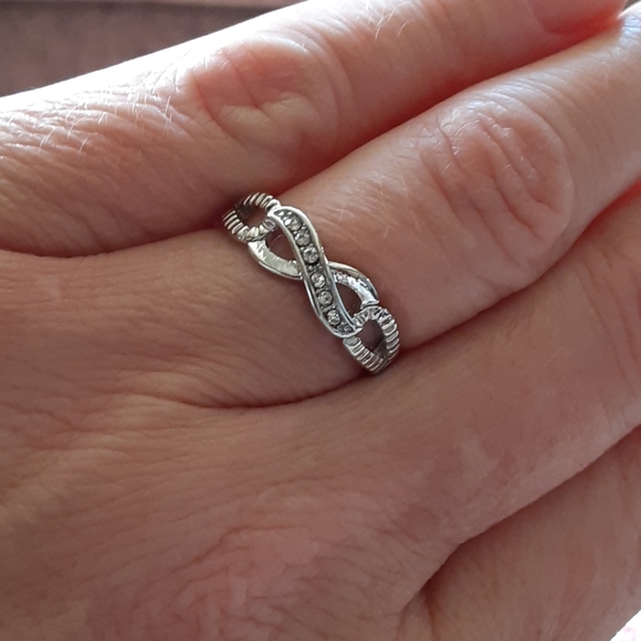 Jewelry - FREE WPurchase! NEW Silver Infinity ring